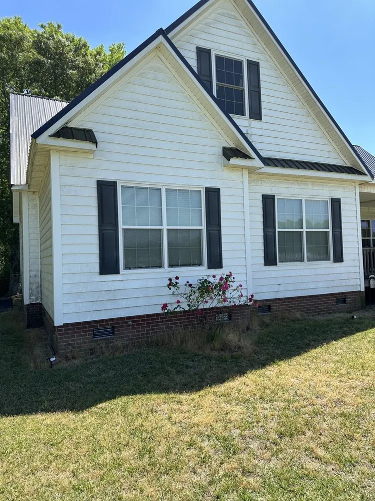 Custom garden landscaping in Fair Bluff, NC by Godwin’s Pressure Washing