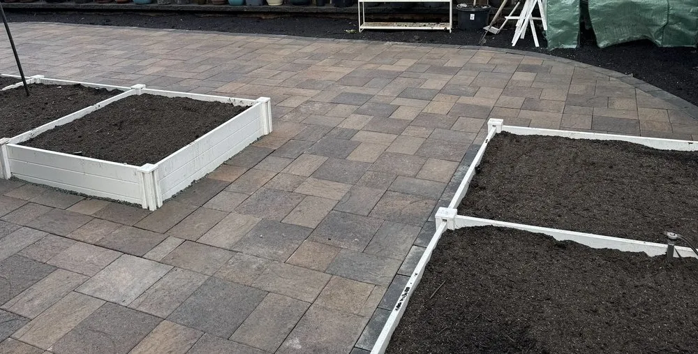 Professional lawn mowing service in Kirkland, WA by GoGreen Landscaping