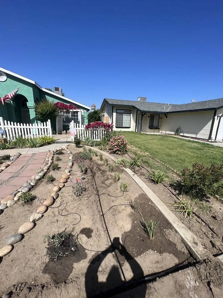 Professional lawn care service experts serving Woodlake, CA - Gogreen Landscaping