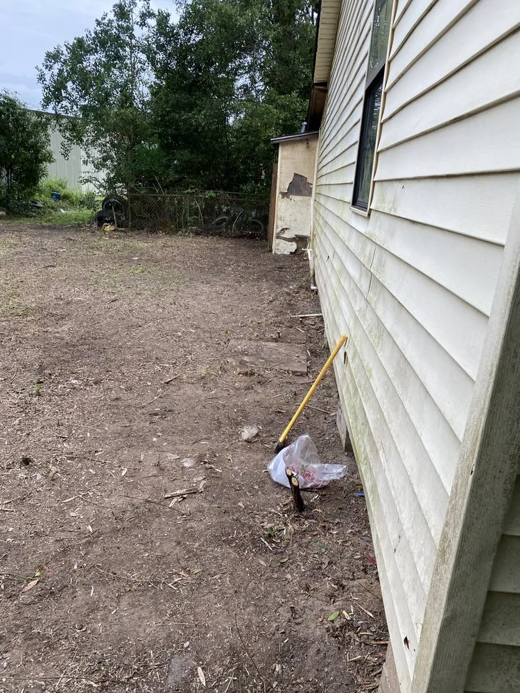 Local lawn mowing service for year-round maintenance across Mobile, AL - Going Green Home Services