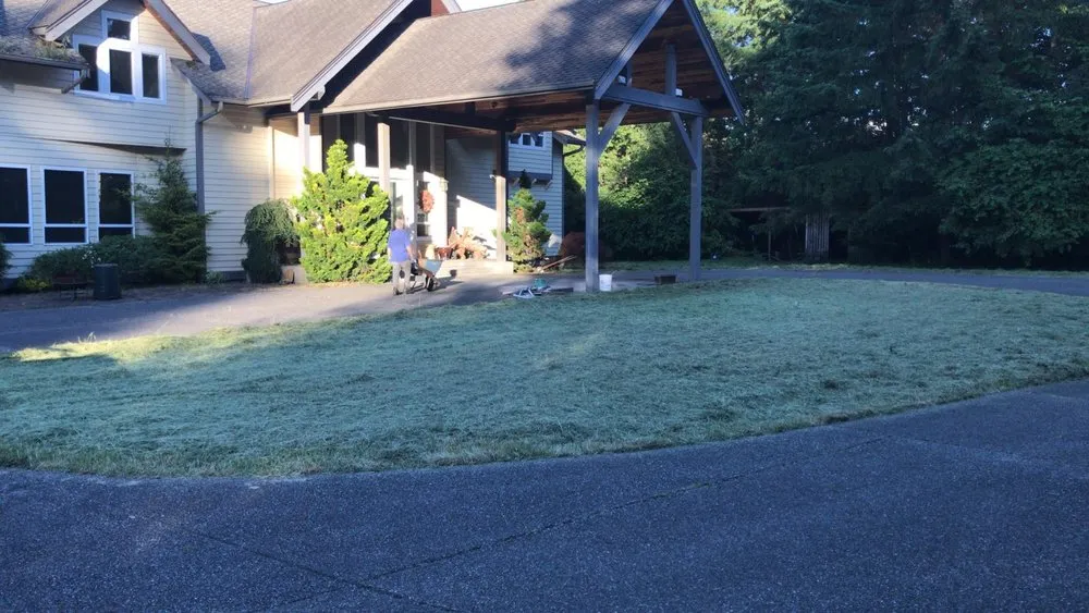 Expert lawn mowing service in Kirkland, WA - Goiás Landscaping & Maintenance
