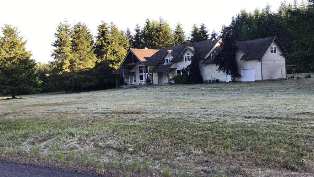 Professional landscape design in Kirkland, WA by Goiás Landscaping & Maintenance