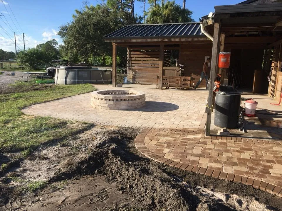Expert outdoor landscaping for beautiful yards in Loxahatchee Groves, FL by Gold Coast Lawn & Hardscaping