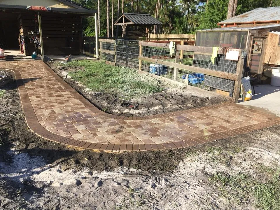 Expert garden landscaping in Loxahatchee Groves, FL - Gold Coast Lawn & Hardscaping