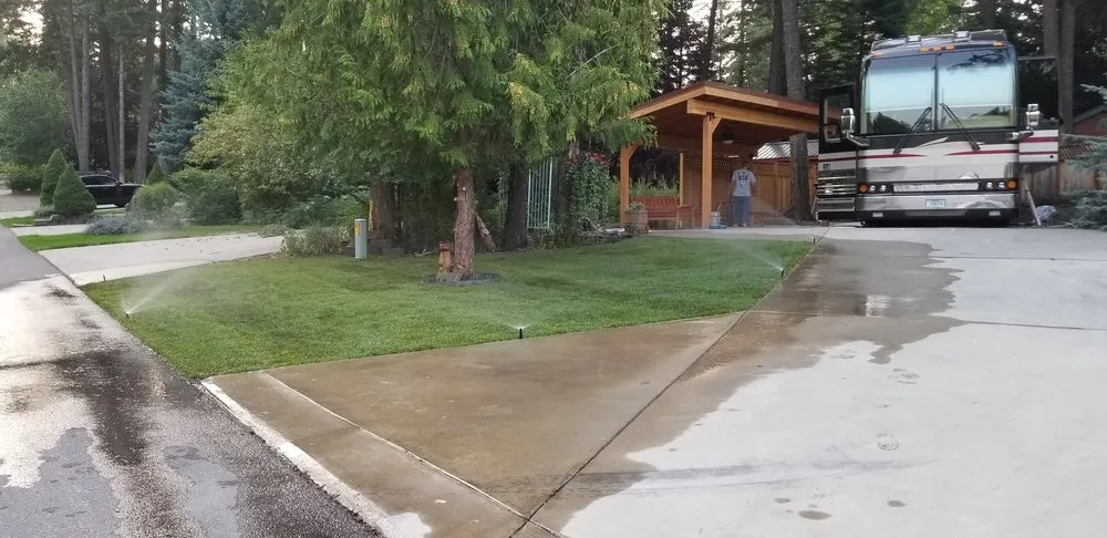 Affordable yard maintenance in Columbia Falls, MT - Gold Labor