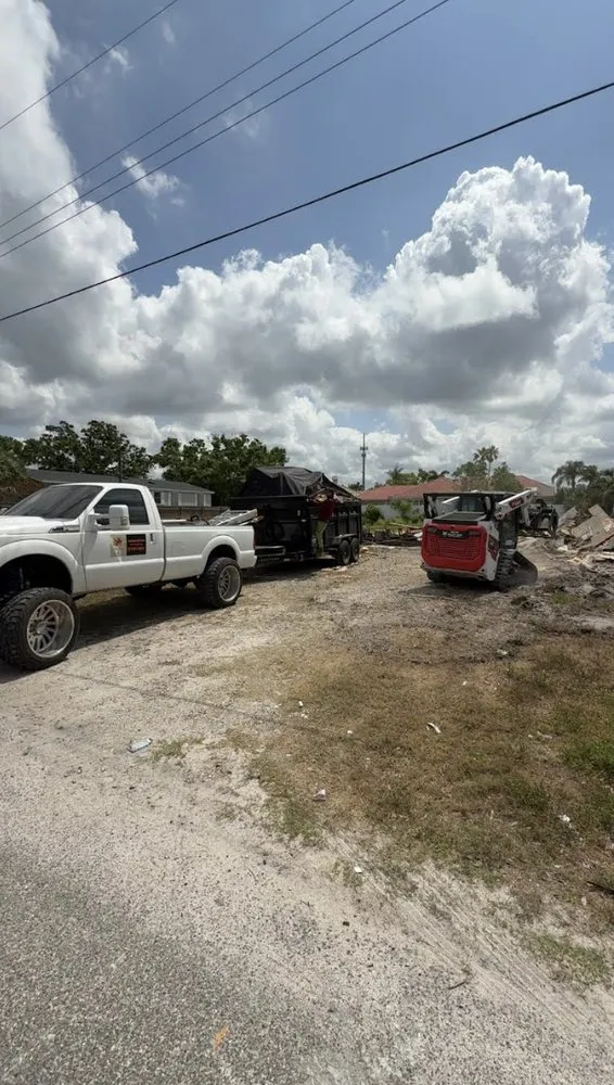 Custom lawn care service in Palmetto, FL by Gold Palm Solutions