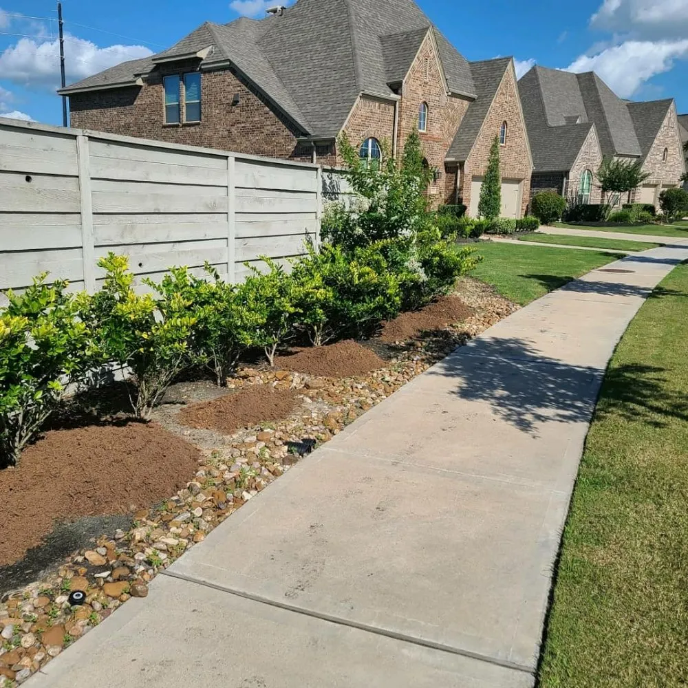 Top-rated residential landscaping experts serving Arcadia, TX - Gold Standard Construction