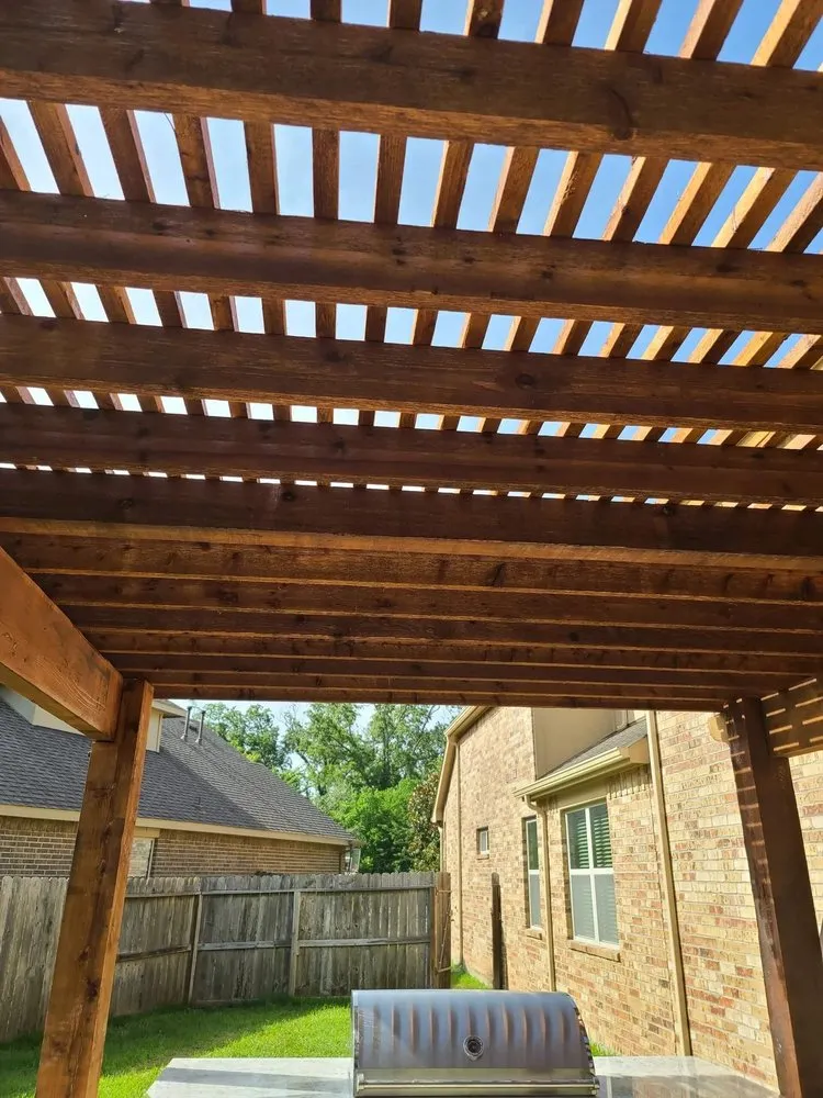 Professional yard cleanup service experts serving Bacliff, TX - Gold Standard Construction