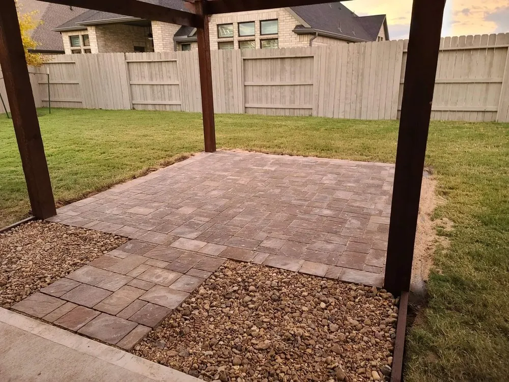 Top-rated yard maintenance in Bacliff, TX by Gold Standard Construction