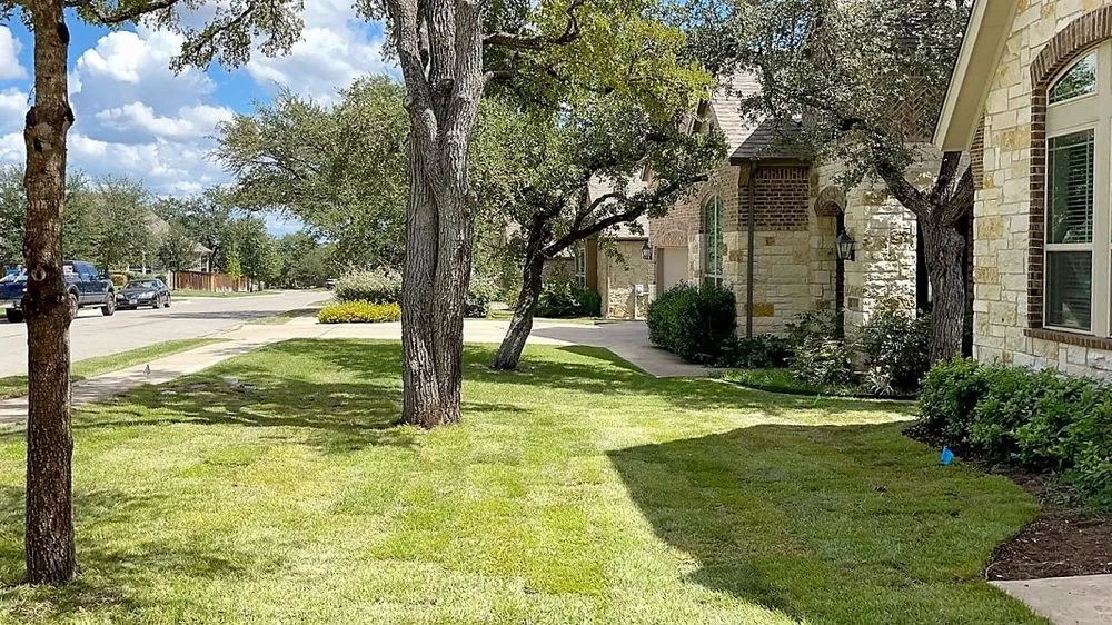 Local lawn mowing service experts serving Georgetown, TX - Gold Star Landscaping