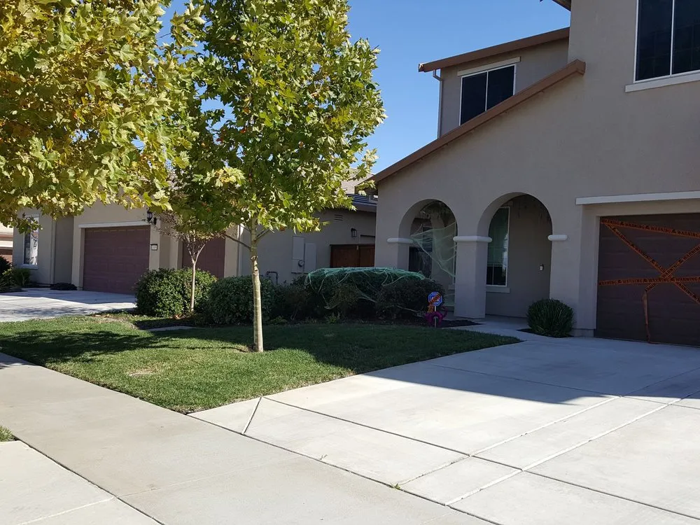 Affordable lawn mowing service near you in Carmichael, CA by Gold Star Lawn Maintenance