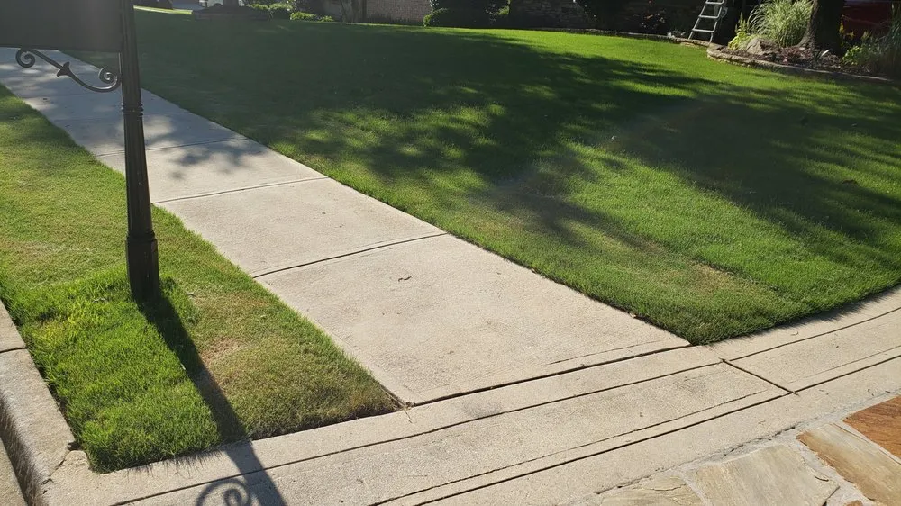 Local yard cleanup service experts serving Woodstock, GA - Gold Touch Landscape