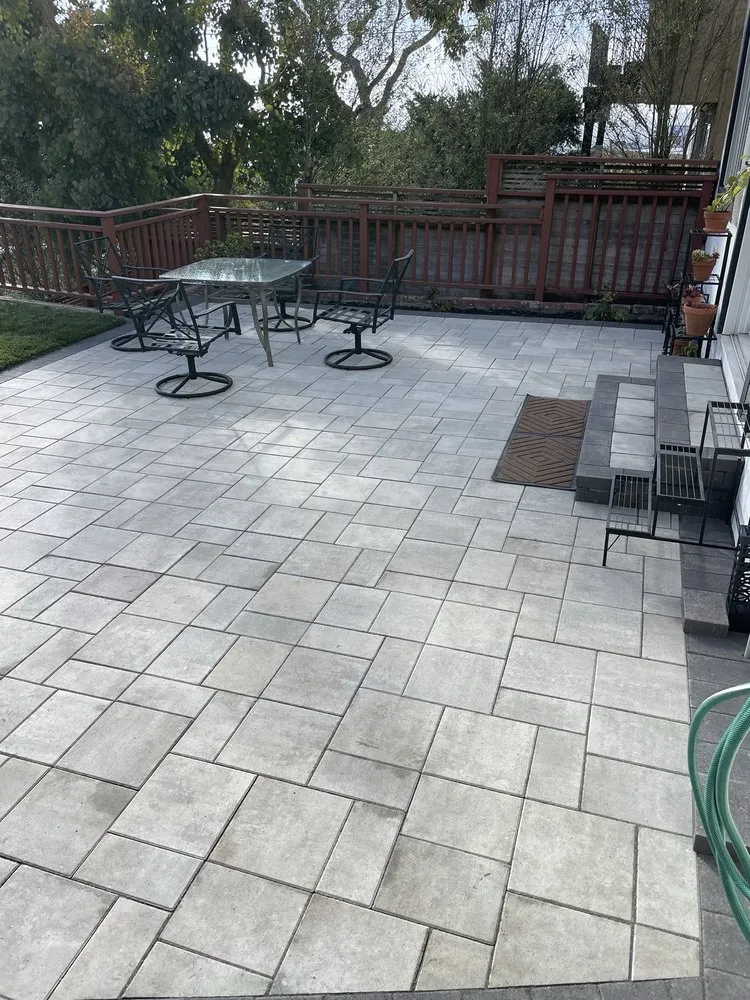 Top-rated lawn mowing service in Menlo Park, CA by Golden Bay Landscaping