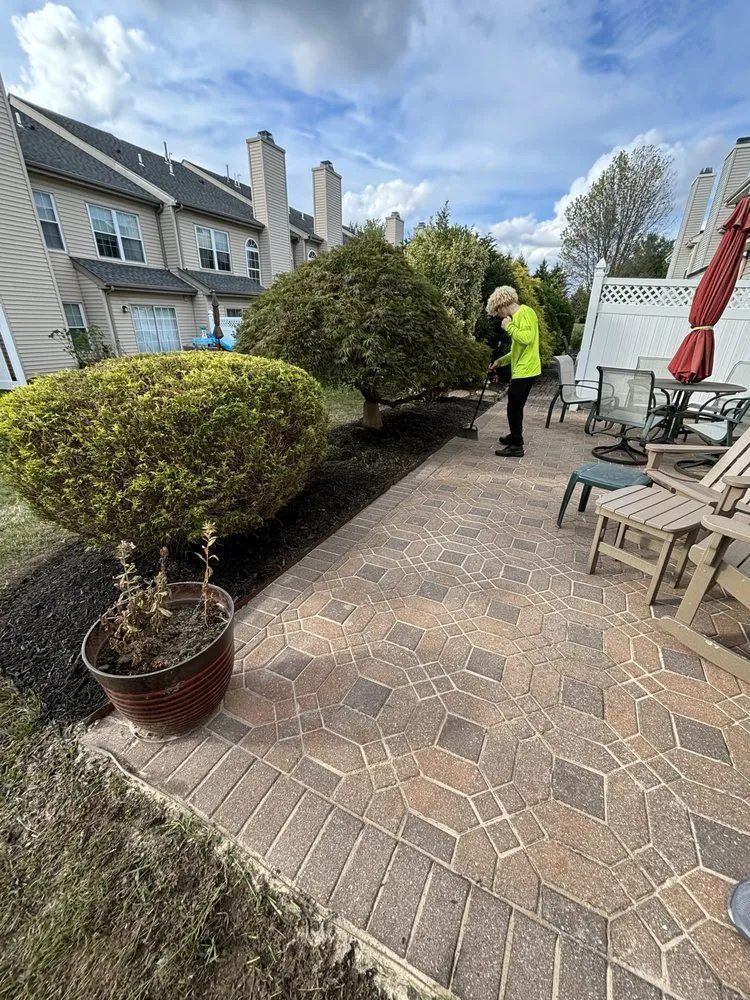 Local outdoor landscaping in Newportville, PA by Golden Cut Landscaping