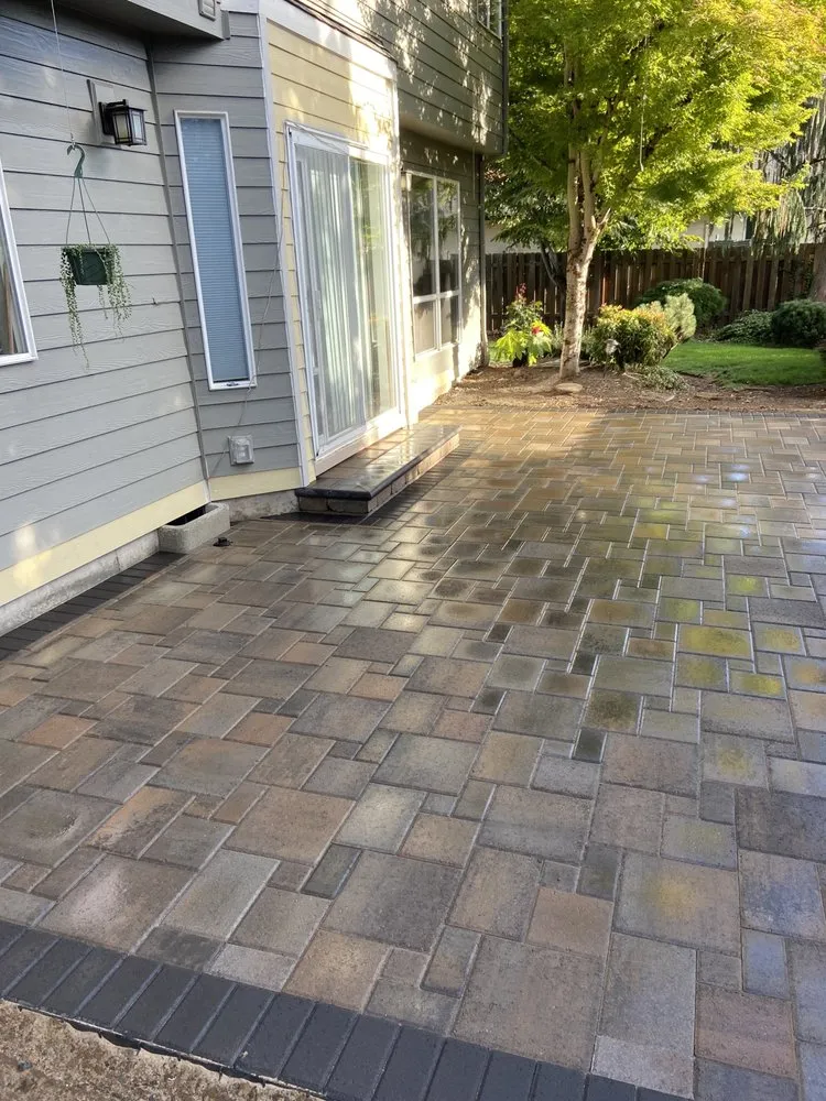 Reliable landscape installation in Portland, OR by Golden Eagle Hardscapes