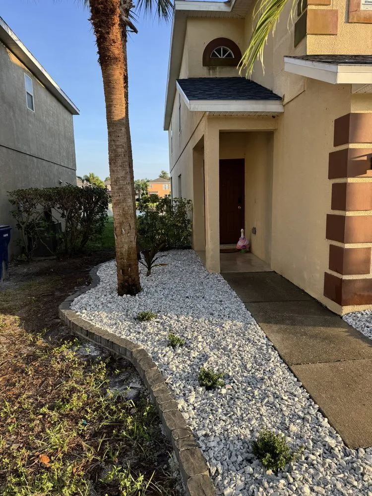 Custom residential landscaping in Palmetto, FL - Golden Escapes