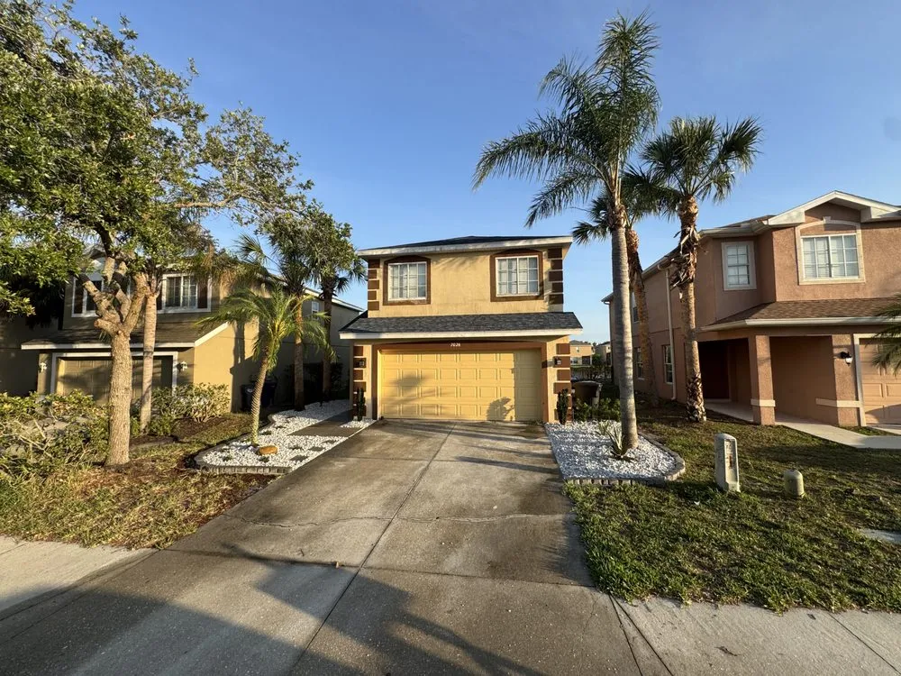 Affordable lawn mowing service experts serving Palmetto, FL - Golden Escapes