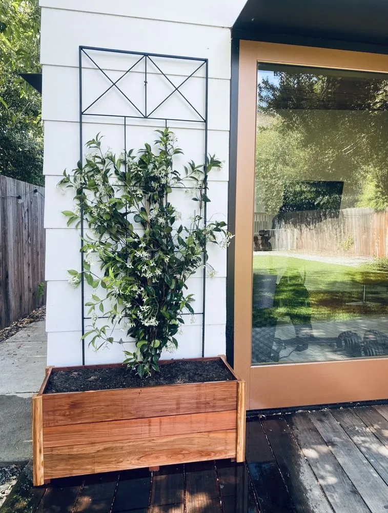 Custom lawn mowing service with custom design across Emeryville, CA - Golden Gate Gardens