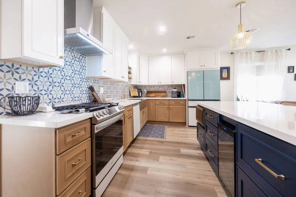 Top-rated yard cleanup service experts serving Woodland Hills, CA - Golden Hands Builders