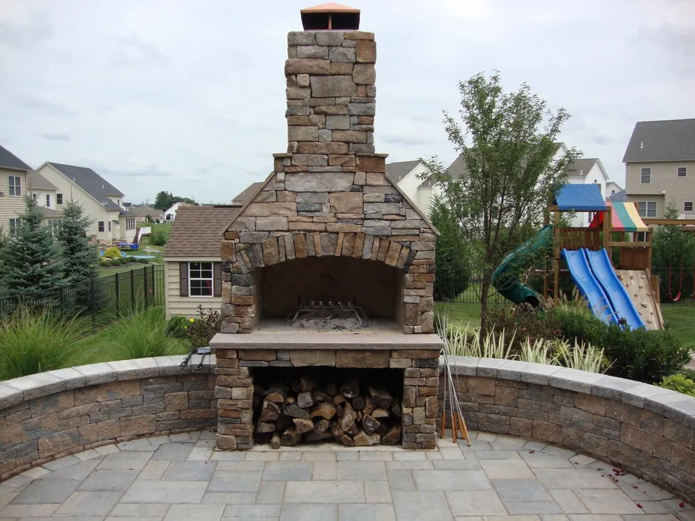 Trusted lawn care service experts serving Mohnton, PA - Golden Oaks Landscaping