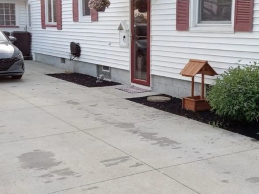 Top-rated lawn care service in Elyria, OH by Golden Pro Landscaping