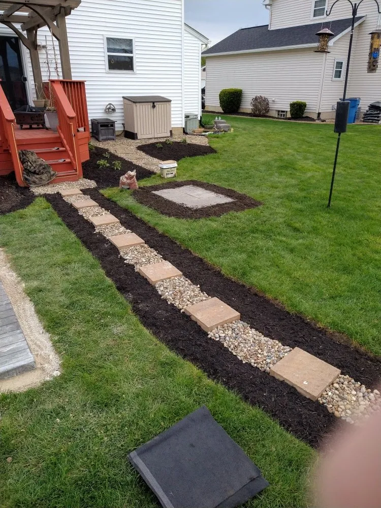Local garden landscaping in Elyria, OH by Golden Pro Landscaping
