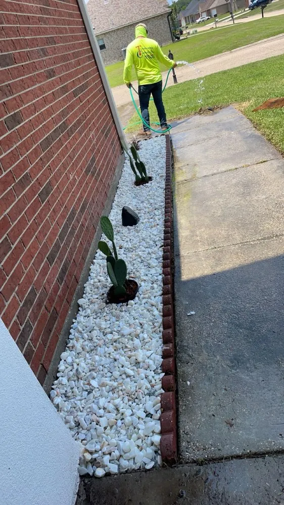 Reliable outdoor landscaping in Denham Springs, LA by Golden Projects