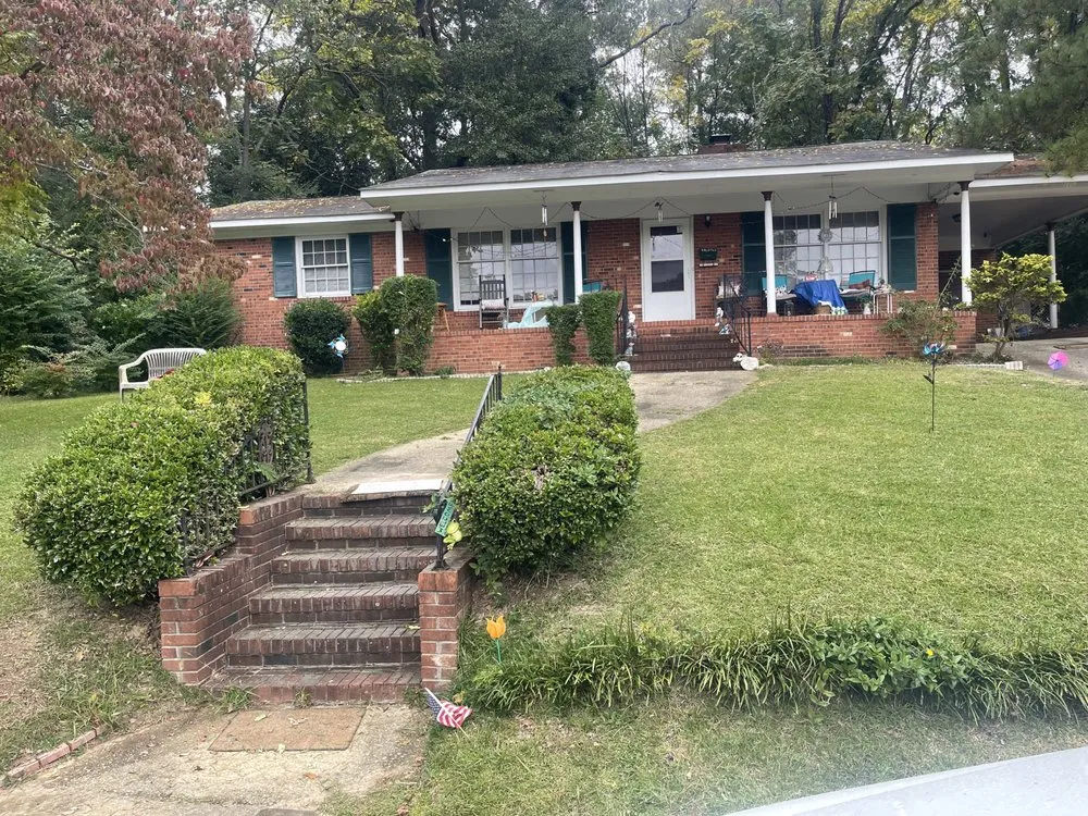 Top-rated yard cleanup service in Fayetteville, NC by Golden Scapes Lawn Care