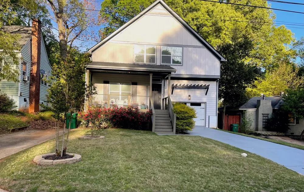 Local lawn mowing service in Smyrna, GA - Golden Season Landscaping