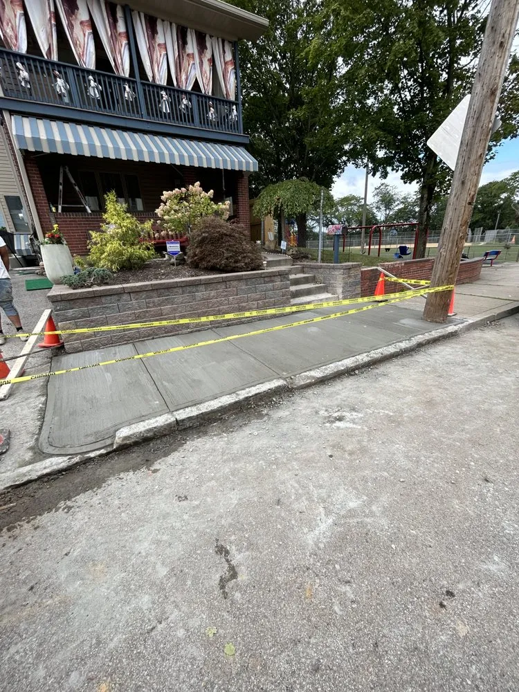 Reliable landscape installation experts serving Pittsburgh, PA - Golden Standard