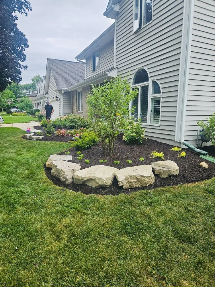 Reliable garden landscaping experts serving Winfield, IL - Golden Sun Landscaping