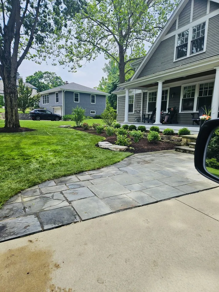 Affordable garden landscaping for beautiful yards across Winfield, IL - Golden Sun Landscaping