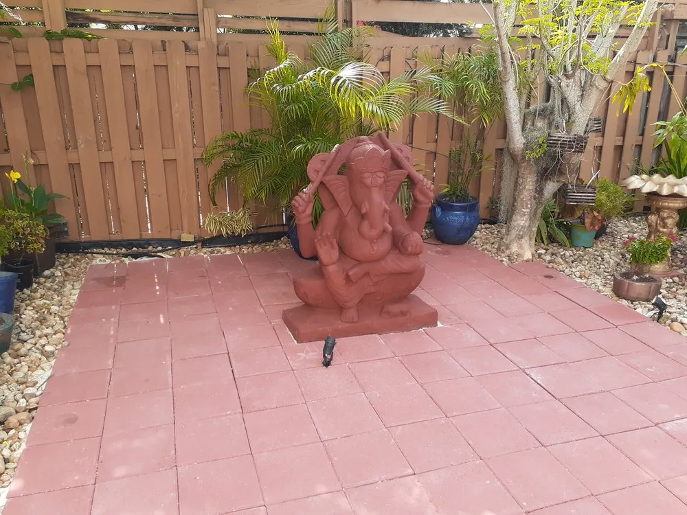 Professional landscaping services for homes in MIAMI, FL by Golden Touch Lawn Care