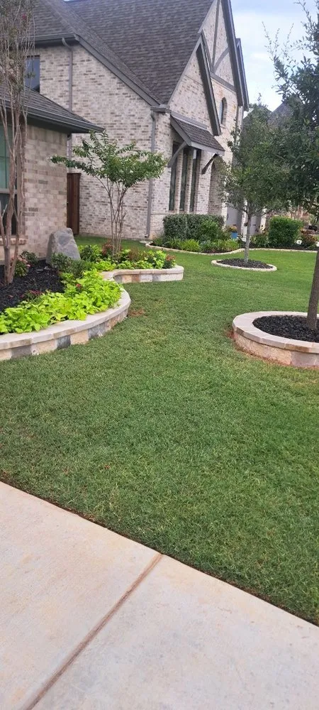 Reliable lawn mowing service experts serving Alvarado, TX - Golden Tree Lawn Care
