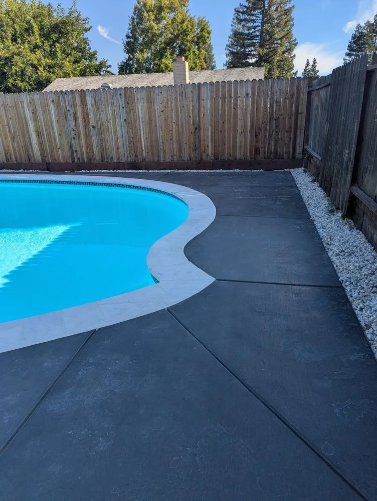 Local landscaping services in Parlier, CA by Goldenscapes detailed gardening service