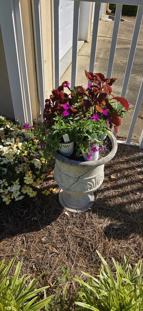 Custom garden landscaping in Fayetteville, GA by Goldenscapes