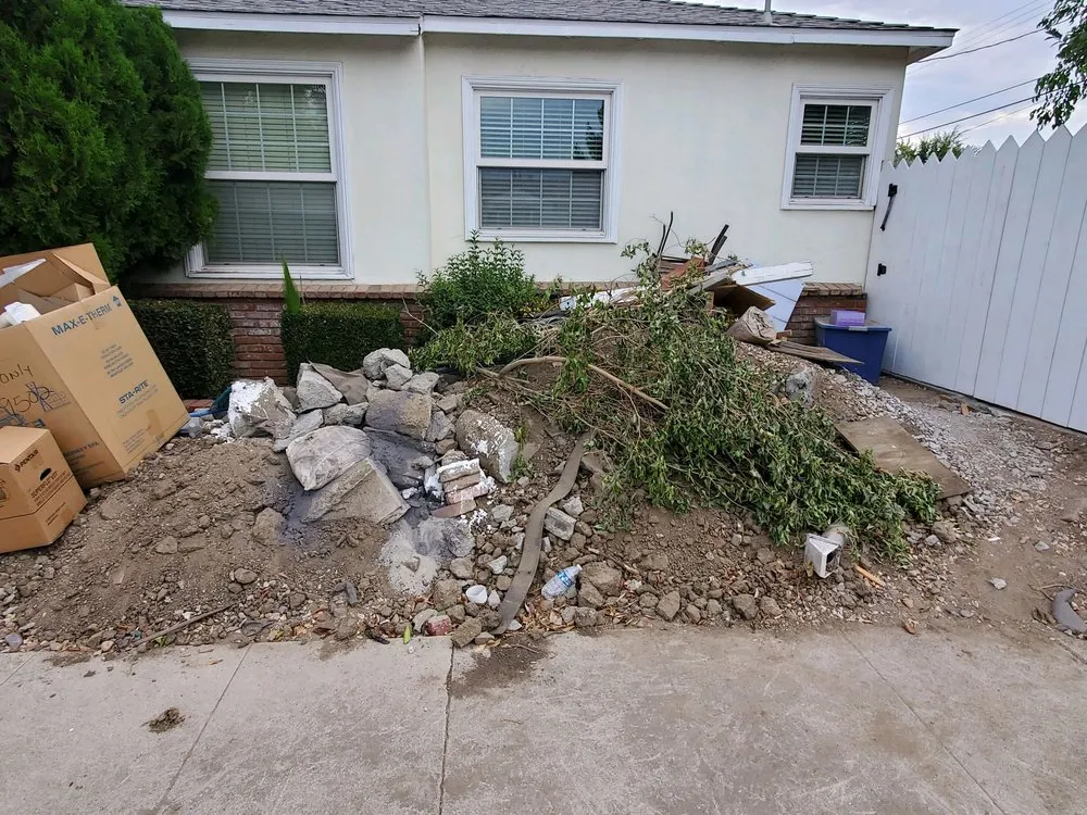 Reliable landscaping services in Encino, CA by Goldin Pools