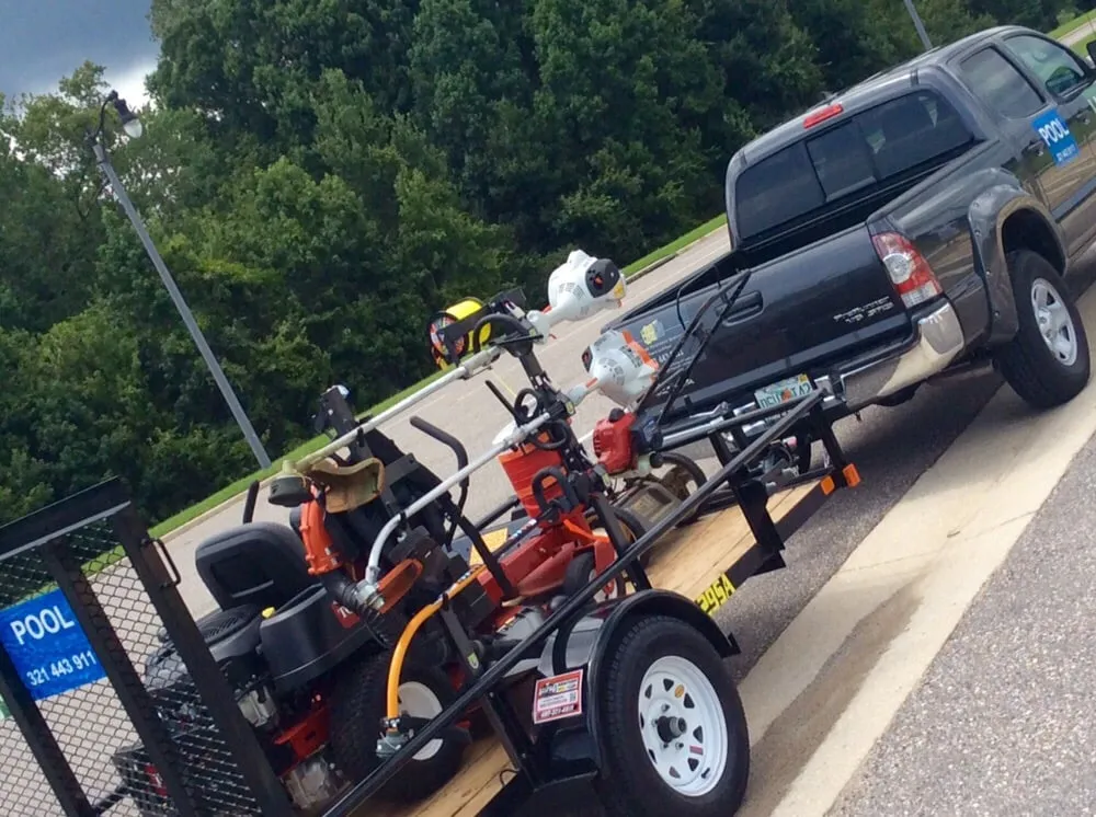 Professional yard maintenance in Kissimmee, FL - Goldridge Property Services