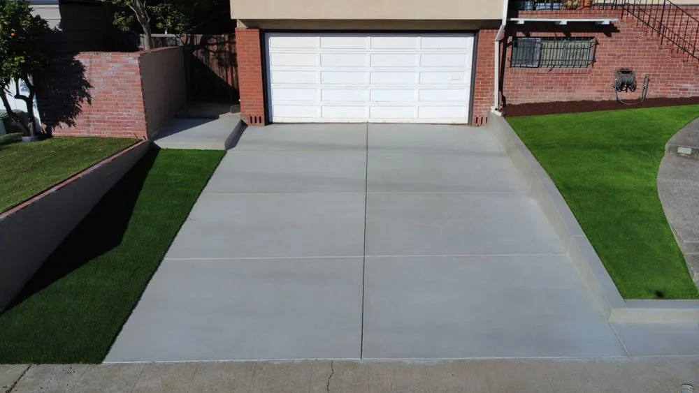 Professional yard cleanup service in San Leandro, CA - Goldson Landscape & Concrete