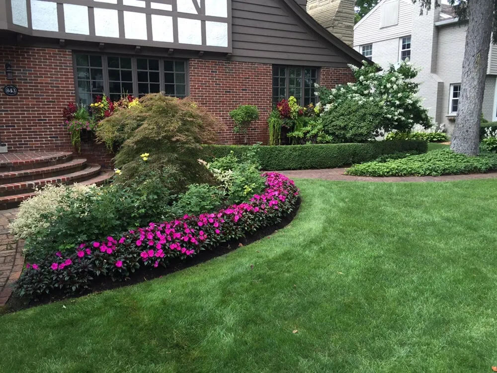 Top-rated lawn care service in Berkley, MI - Goldy's Landscaping