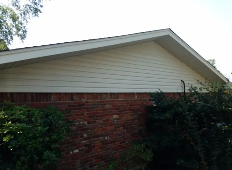 Expert yard maintenance for beautiful yards in Monroe, LA by Gole's Pressure Washing