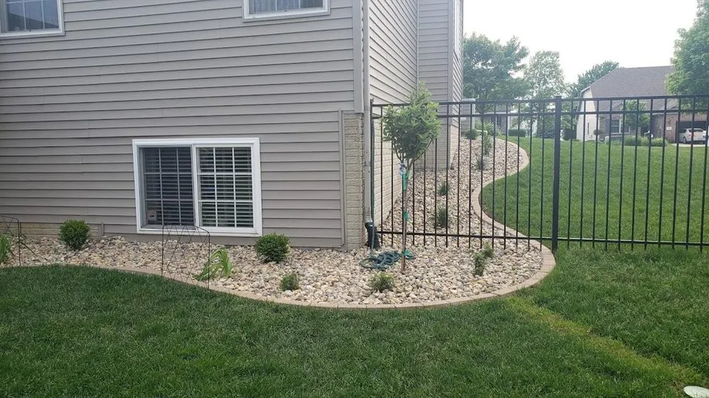 Top-rated landscaping services for homes in Pekin, IL by Golf Green Lawn Care