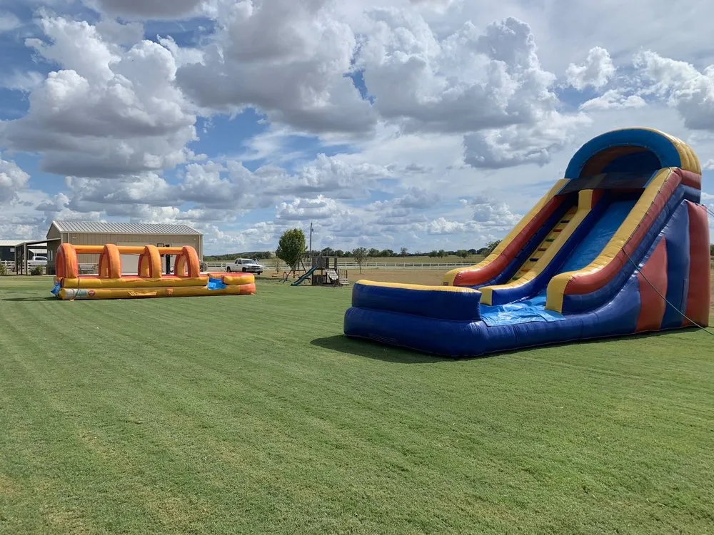 Local yard maintenance in Hutto, TX - GolfLawns