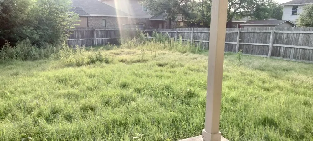 Custom lawn care service experts serving San Antonio, TX - Gomez & Sons Lawn Maintenance