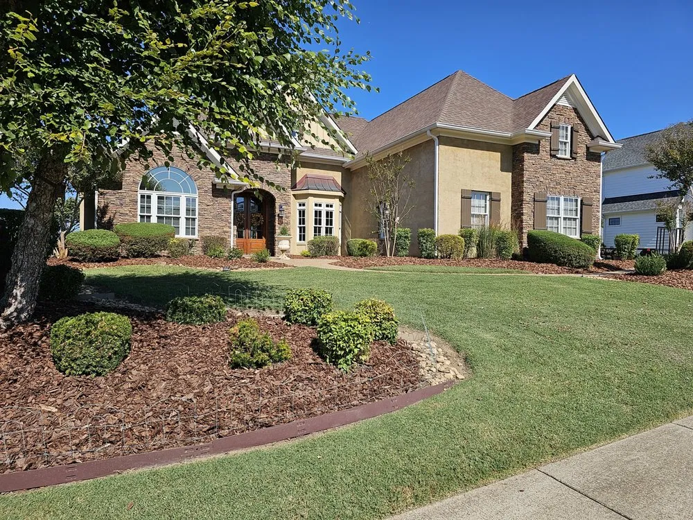 Top-rated lawn care service in Springfield, TN by Gomez And Associate