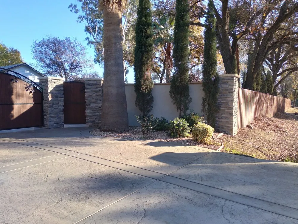 Reliable yard cleanup service for homes in Sacramento, CA by Gomez Brothers Construction Maintenace and Landscape Services