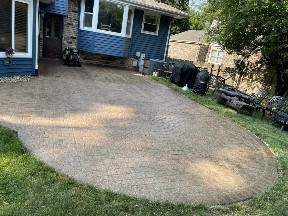 Reliable lawn mowing service in Chicago, IL - Gomez Concrete and Landscape