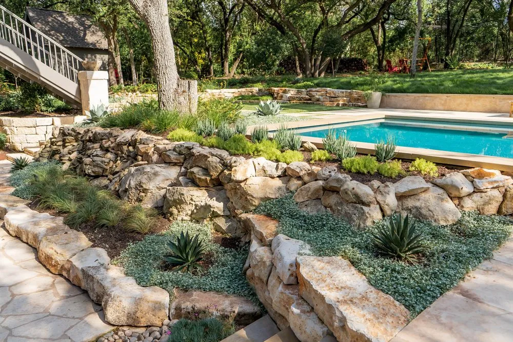 Expert yard cleanup service experts serving Buda, TX - Gomez Construction Services