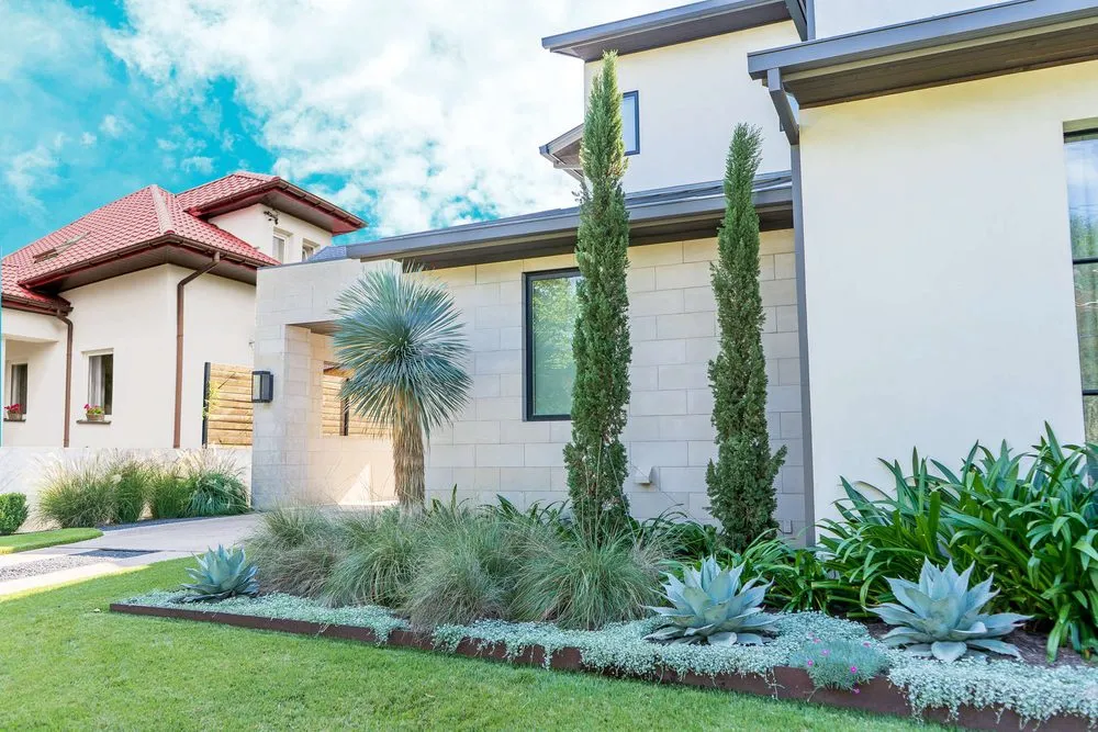 Professional lawn care service experts serving Buda, TX - Gomez Construction Services