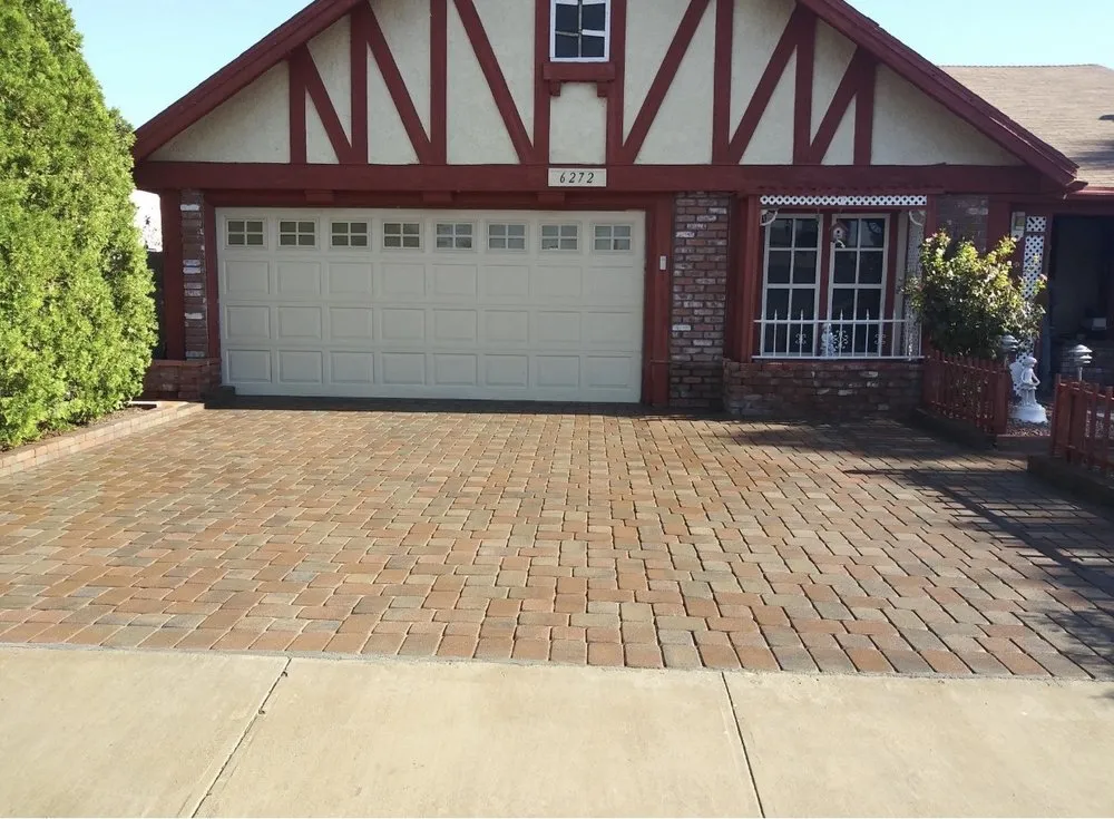 Professional yard maintenance for homes across Las Vegas, NV - Gomez Garden Service